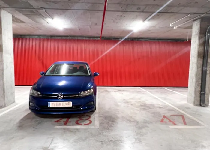 In Center With Private Parking Appartamento